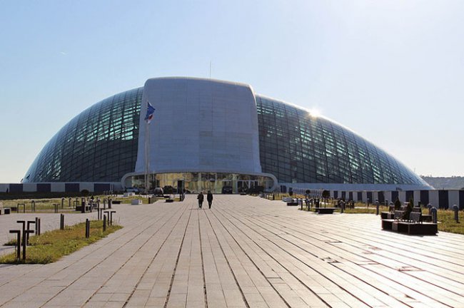 13 необычных современных правительственных зданий мира