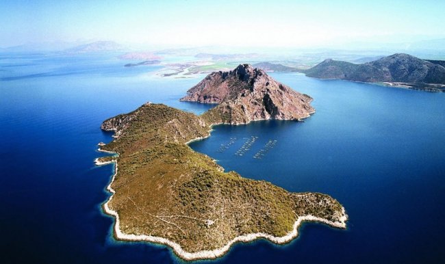 11 самых дешевых греческих островов, которые можно купить прямо сейчас