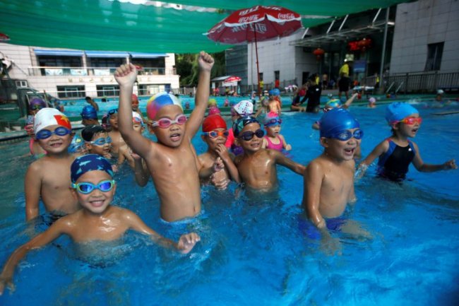 Детская школа плавания в Китае