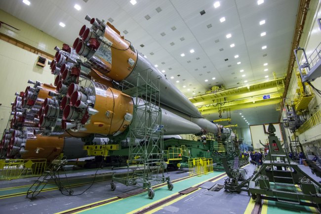 Старты российского космического корабля «Союз МС-02» и американского Антареса