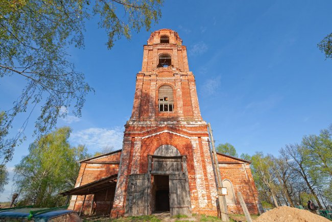 Заброшенная церковь XVIII века