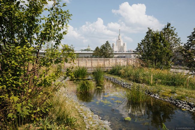 Парк Зарядье в Москве год спустя