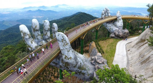 Золотой мост в Дананге, Вьетнам