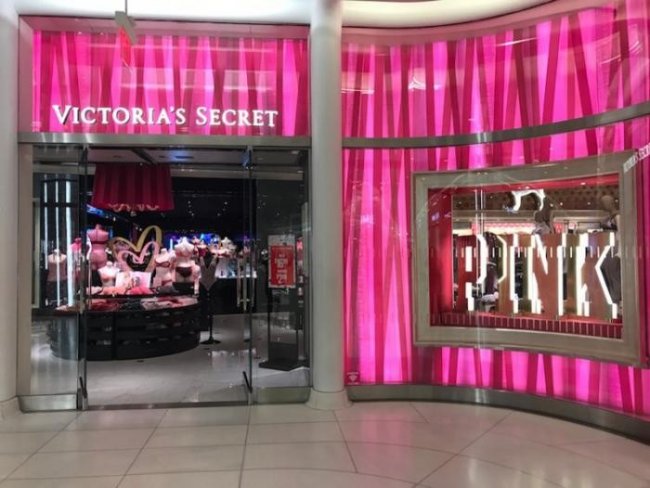 Продавцам магазинов Victoria’s Secret запрещено ловить воров (3 фото)