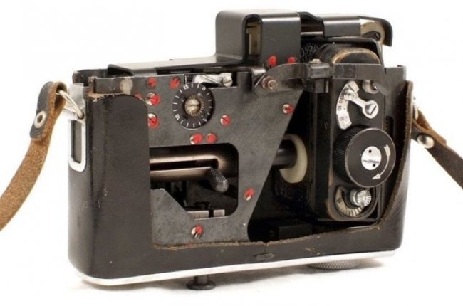Шпионская камера в обычном фотоаппарате "Зенит"
