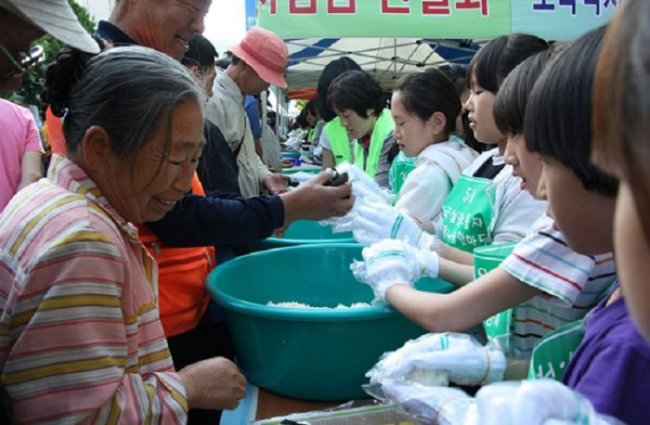 Как обычная закуска из риса стала причиной восстания в Корее