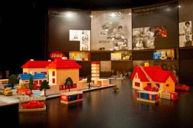 Экскурсия по крупнейшему заводу LEGO в Дании